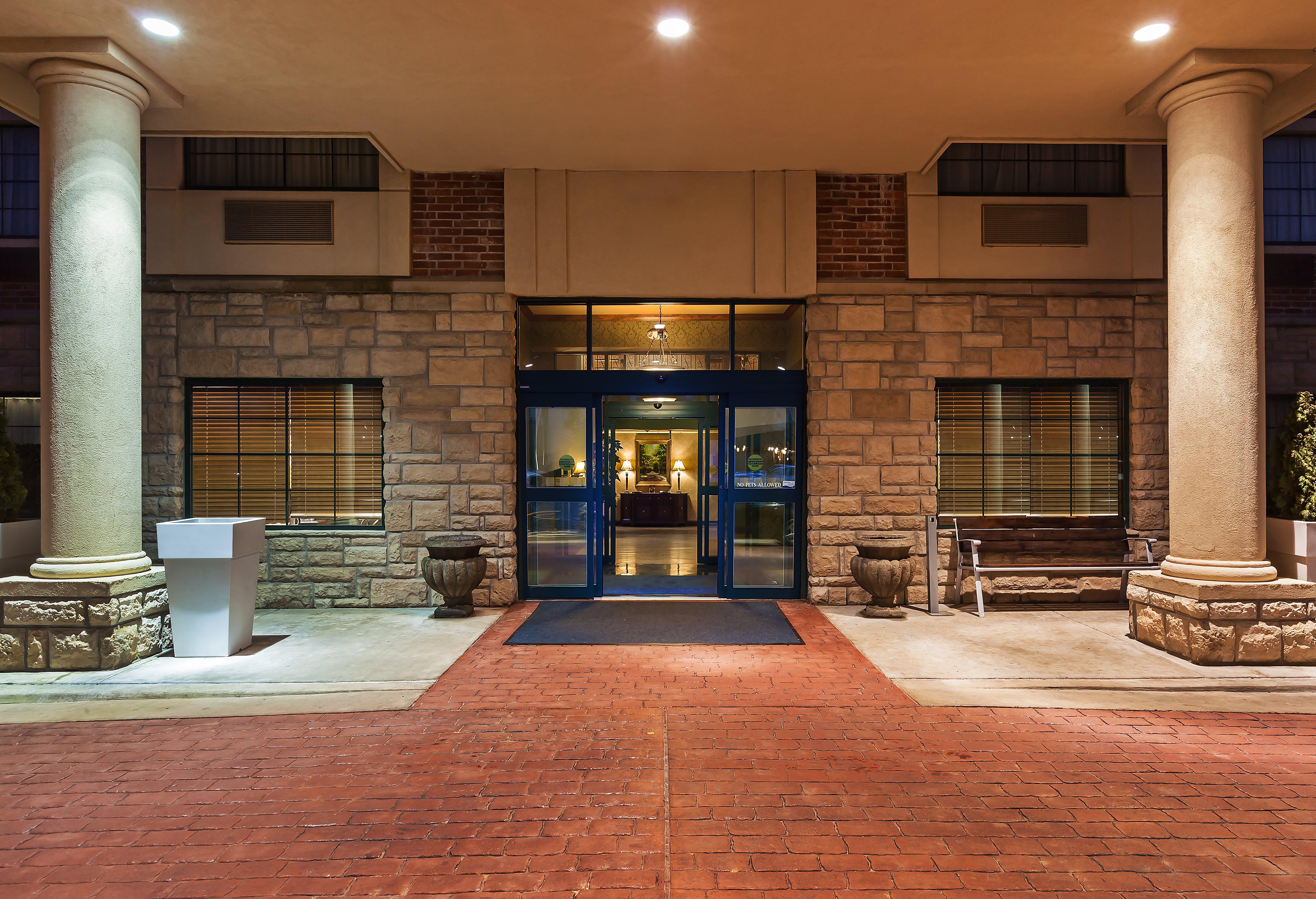 Holiday Inn Express & Suites Tulsa S Broken Arrow Hwy 51 By Ihg Ngoại thất bức ảnh