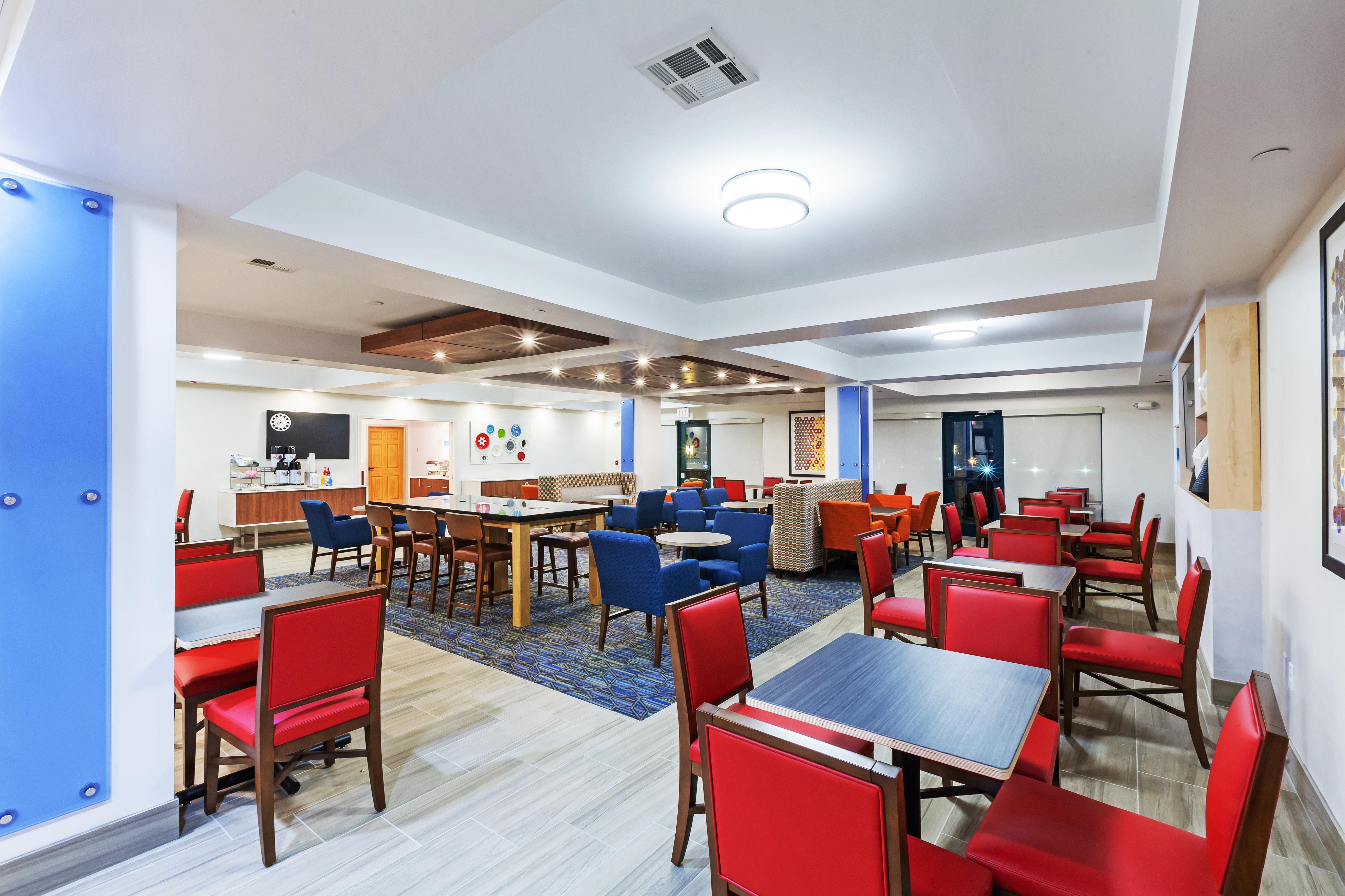 Holiday Inn Express & Suites Tulsa S Broken Arrow Hwy 51 By Ihg Ngoại thất bức ảnh