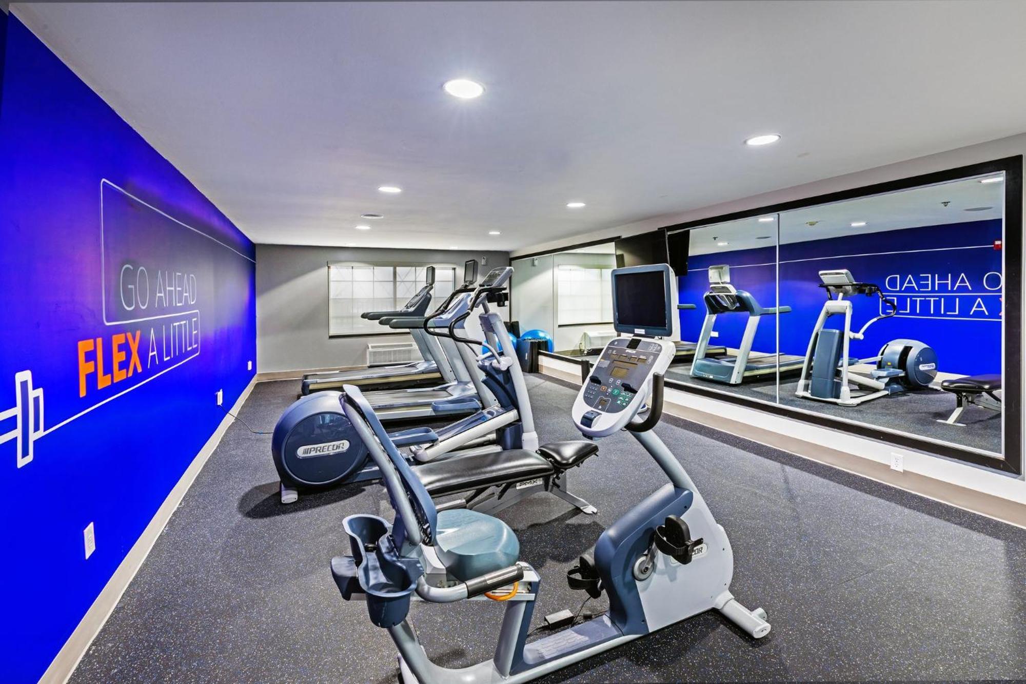 Holiday Inn Express & Suites Tulsa S Broken Arrow Hwy 51 By Ihg Ngoại thất bức ảnh