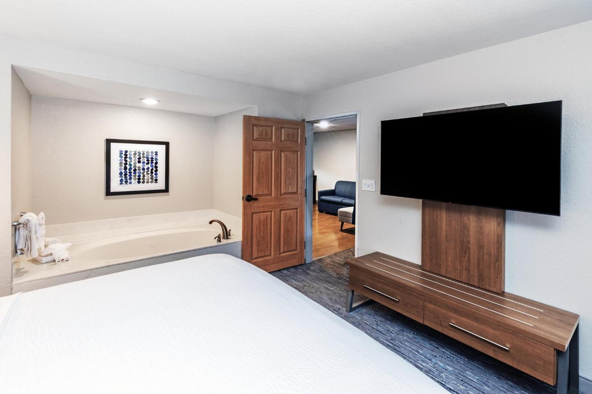 Holiday Inn Express & Suites Tulsa S Broken Arrow Hwy 51 By Ihg Ngoại thất bức ảnh