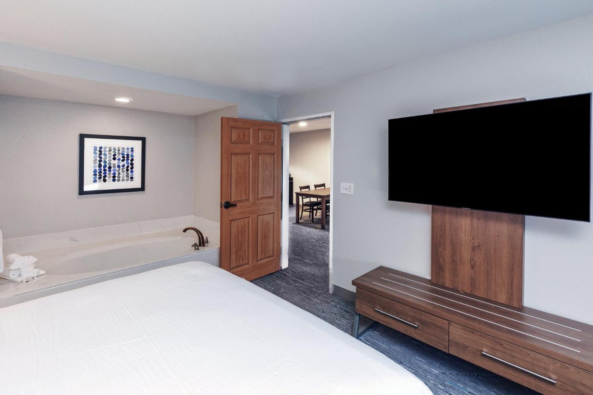 Holiday Inn Express & Suites Tulsa S Broken Arrow Hwy 51 By Ihg Ngoại thất bức ảnh