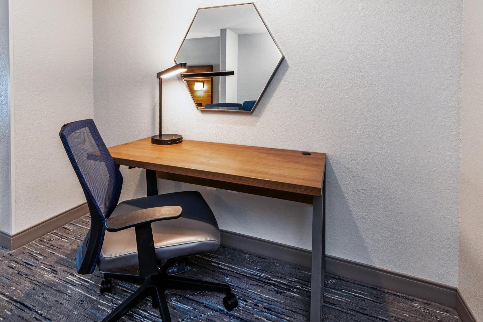 Holiday Inn Express & Suites Tulsa S Broken Arrow Hwy 51 By Ihg Ngoại thất bức ảnh